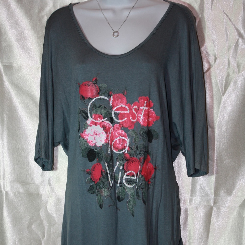 JOH NWT T-shirt C'est la Vie!